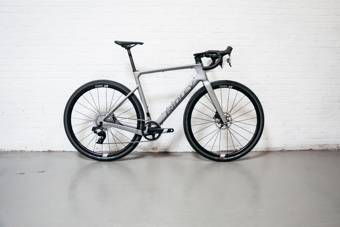 Gravelbike "Ridley ASTR mit GRX600 2x12 Speed" Empress Grey Metallic
