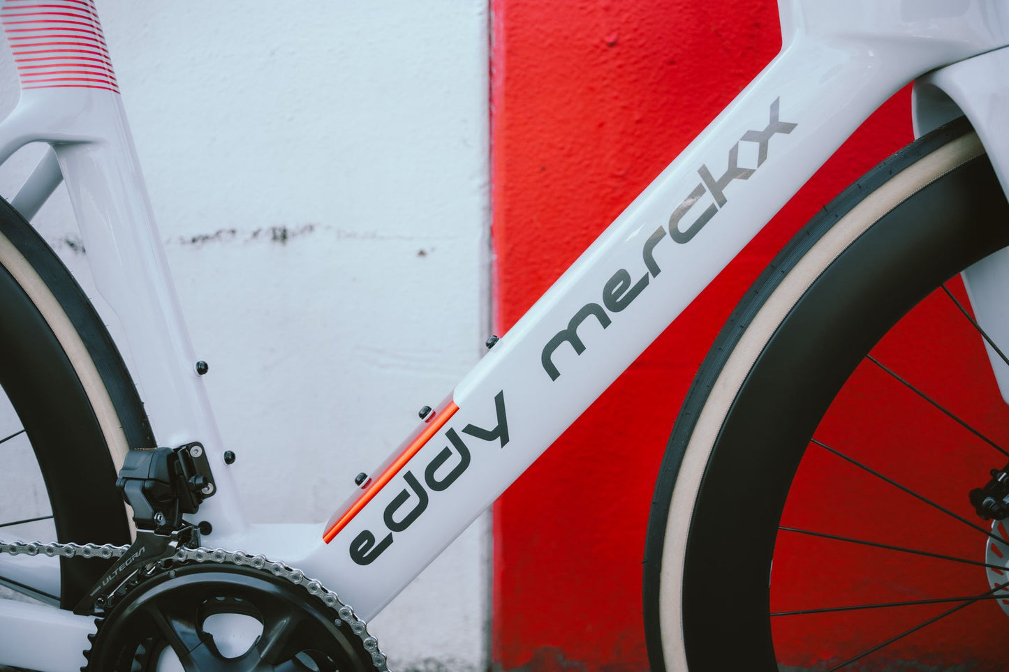 Rennrad "Eddy Merckx 525R mit Shimano Ultegra  DI2 2x12sp" grau