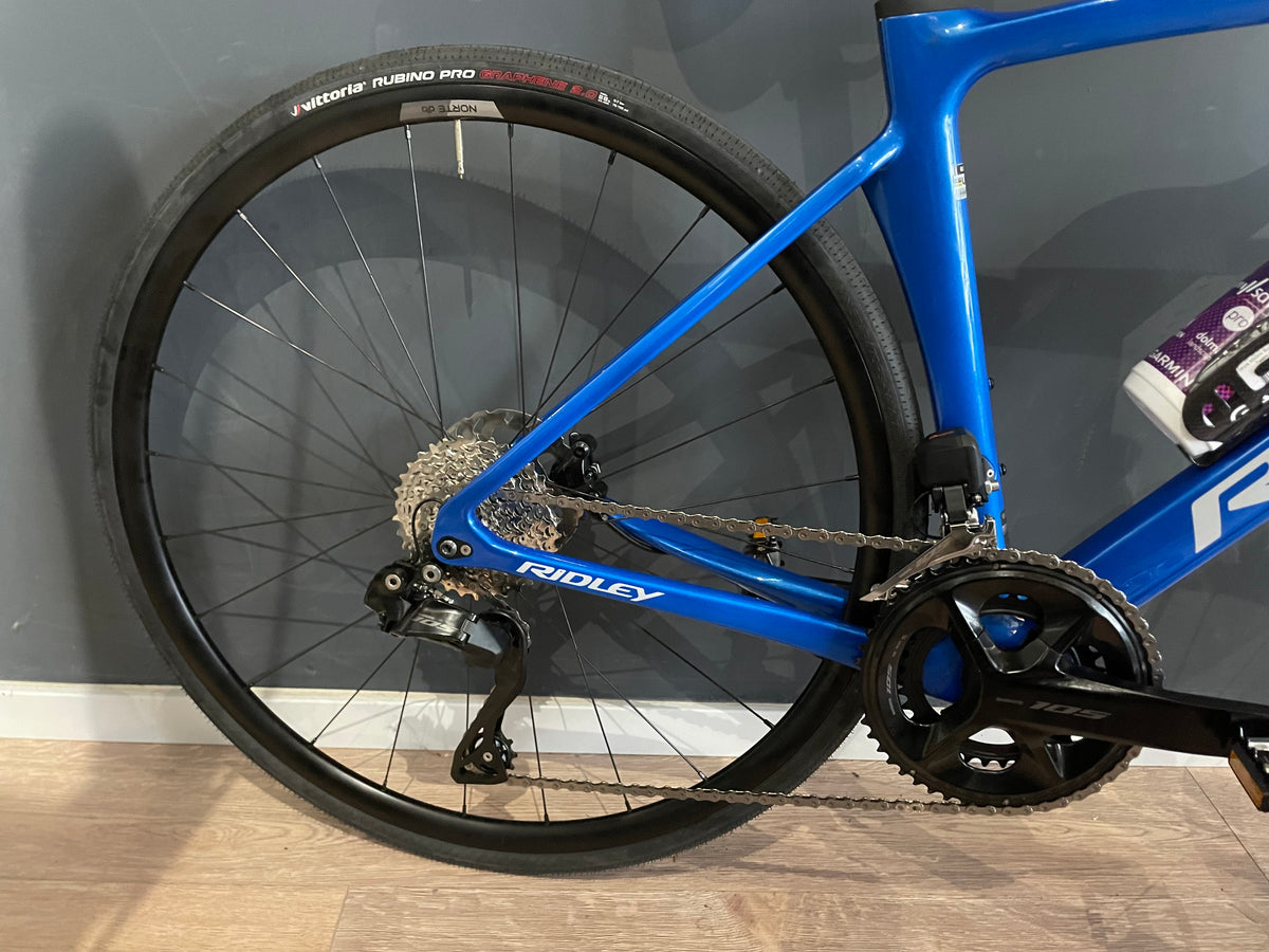 Testbike: Rennrad "Ridley Noah mit Shimano 105 DI2" Blau/ Nenngröße XS