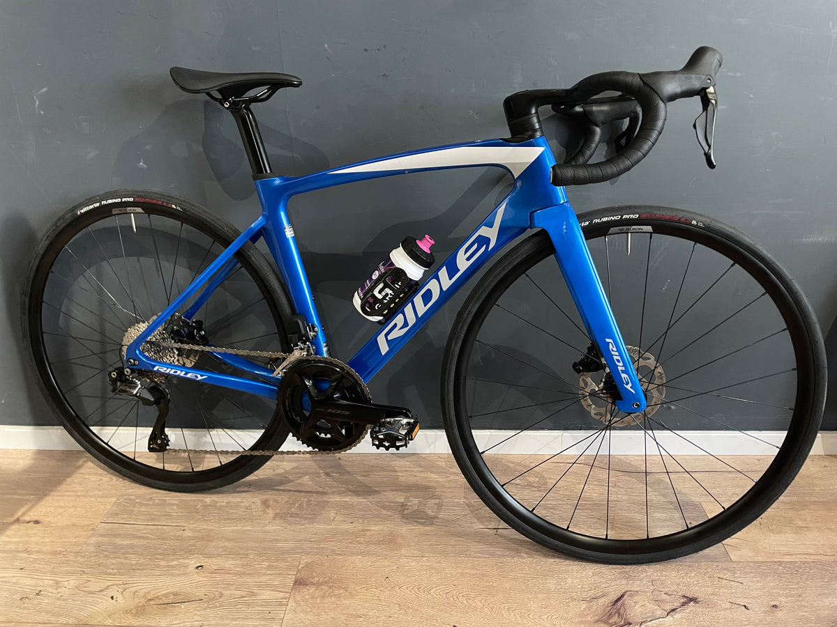 Testbike: Rennrad "Ridley Noah mit Shimano 105 DI2" Blau/ Nenngröße XS