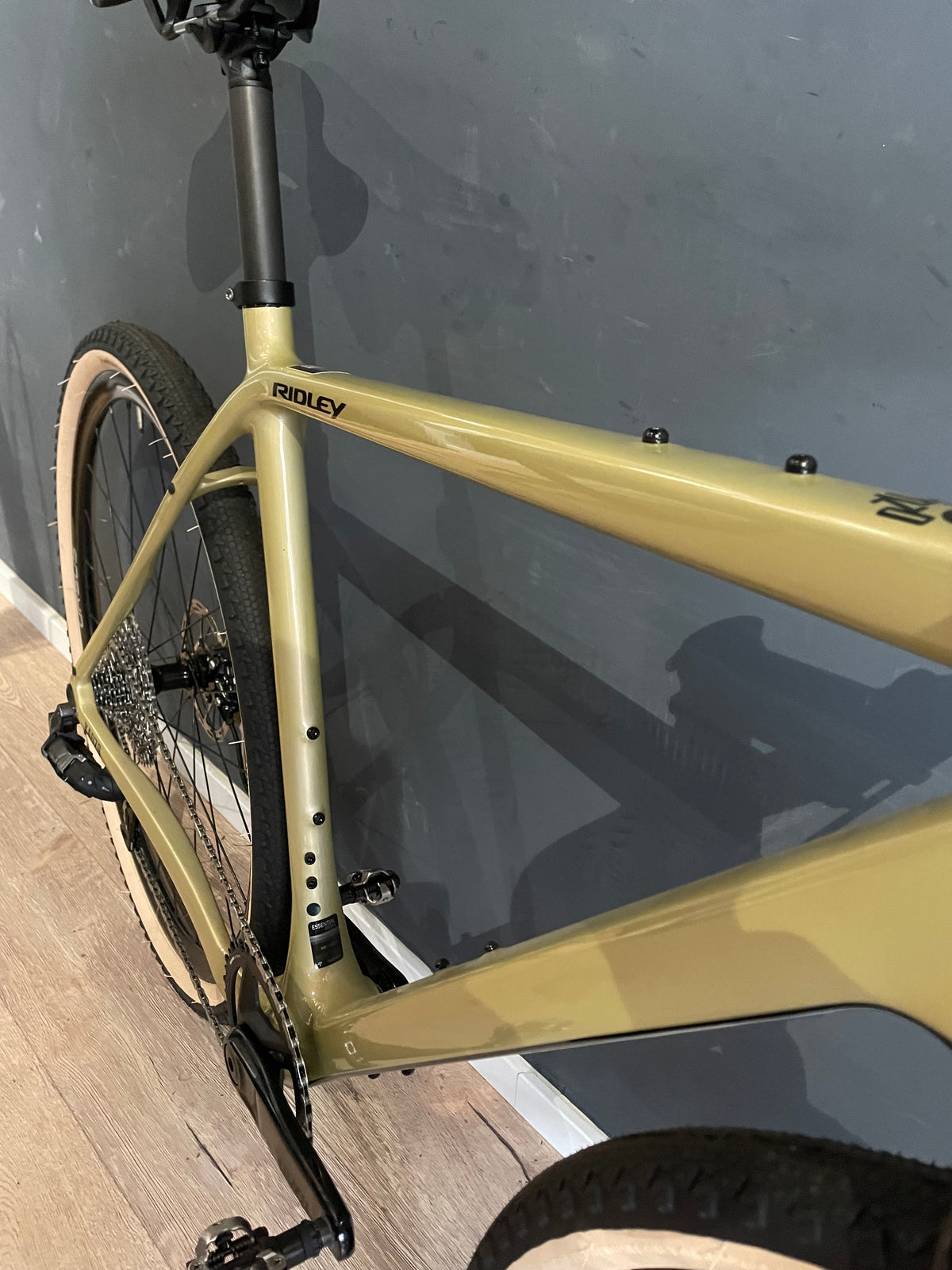Gravelbike "Ridley Kanzo  ADV 1.0 gold mit SRAM Rival AXS XPLR 1x12