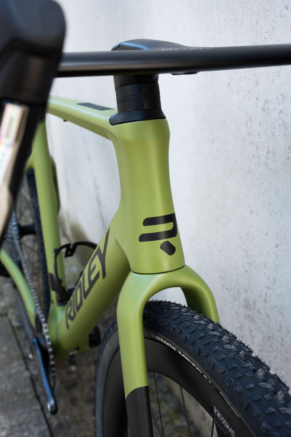 Gravelbike "Ridley ASTR RS mit Shimano GRX DI2 2x12" Crocodile Green