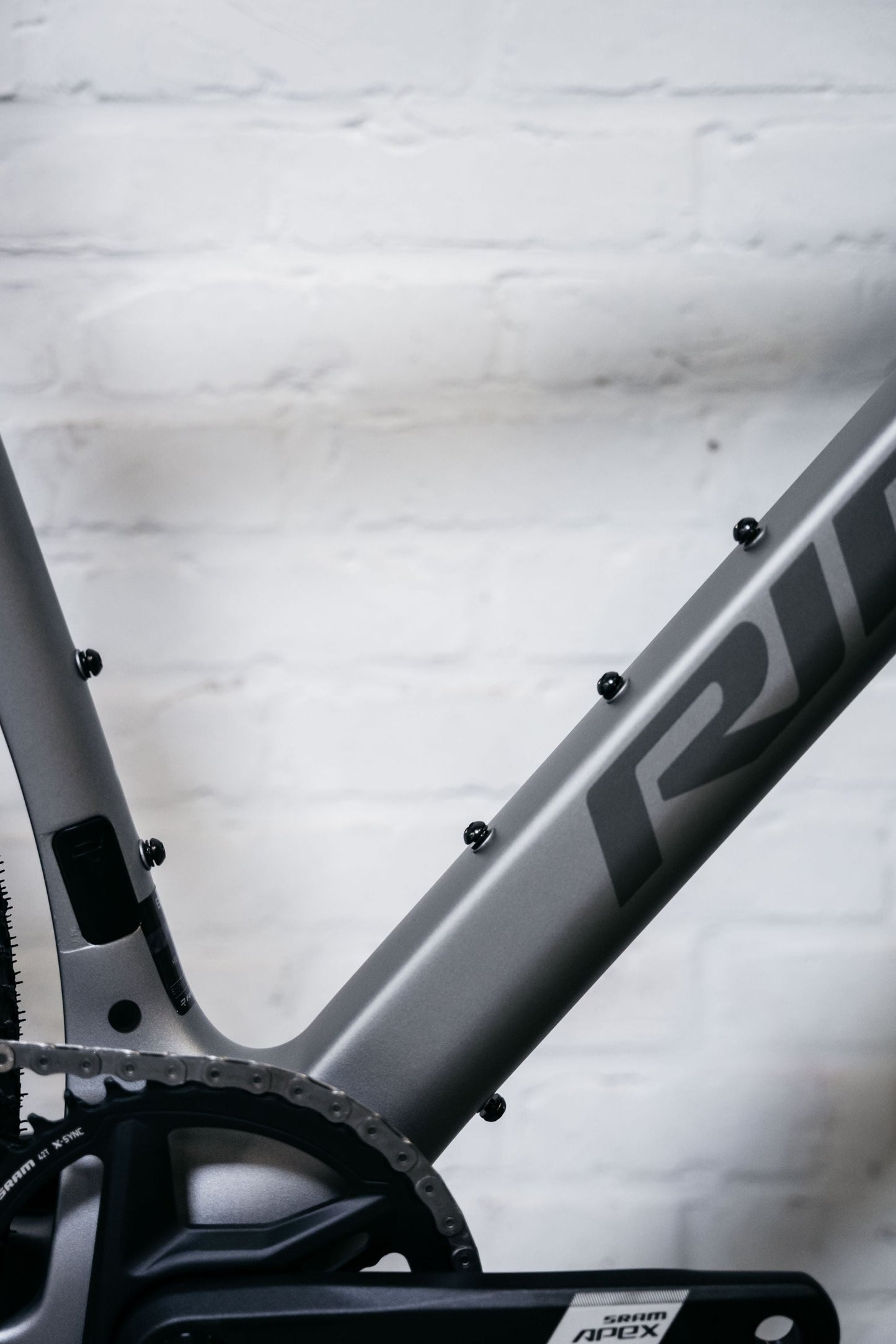 Gravelbike "Ridley ASTR mit GRX600 2x12 Speed" Empress Grey Metallic