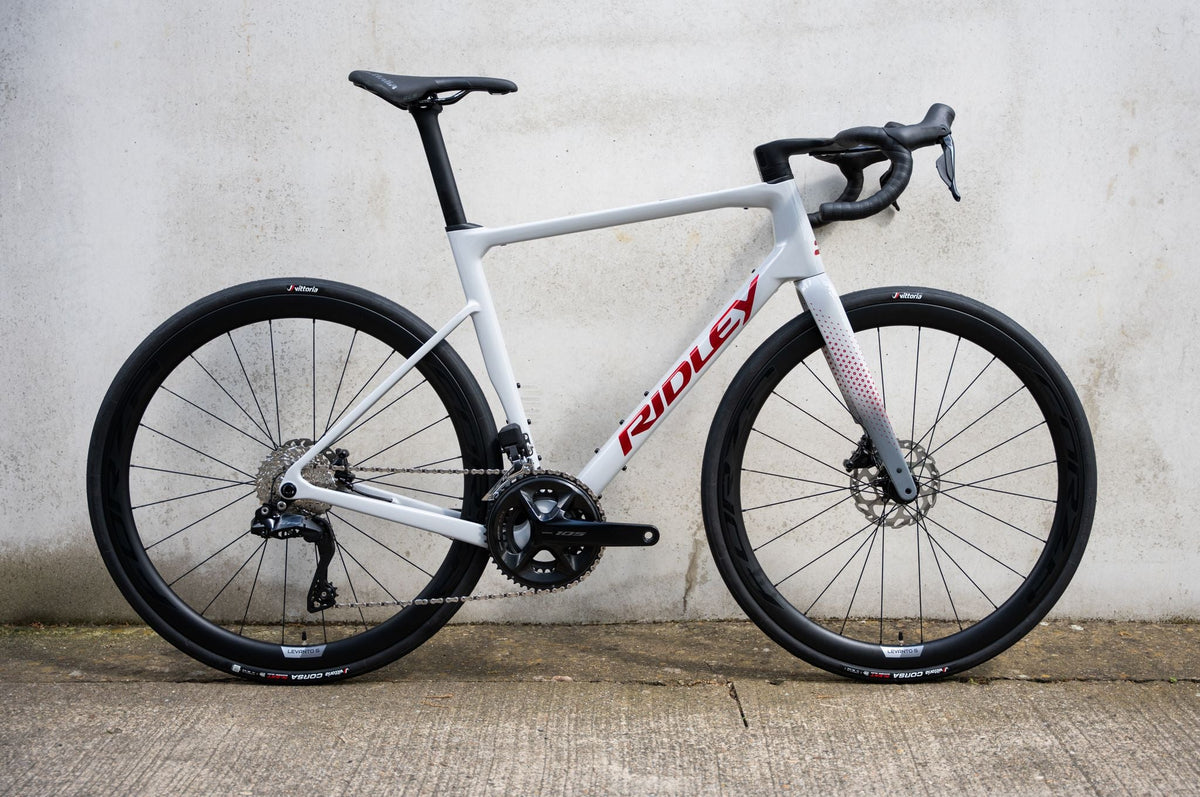 Gravelbike "Ridley GRIFN RS Shimano GRX800 DI2 2x12" Silber