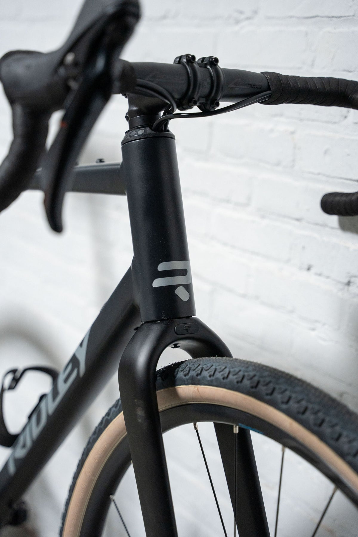 Gravelbike "Ridley Kanzo Adventure Alu Shimano GRX 400 2x10sp" Schwarz